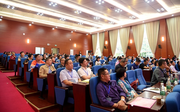http://www.scau.edu.cn/_upload/article/images/c5/b1/a8e3a73048739d906726d484db0f/0af5db1b-0bb6-4a76-b4a8-0d49bd94d804.jpg