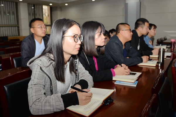 http://px.gsau.edu.cn/__local/B/82/1F/EFF5ECB83E66A57B74399E30194_686DA344_35998.jpg?e=.jpg